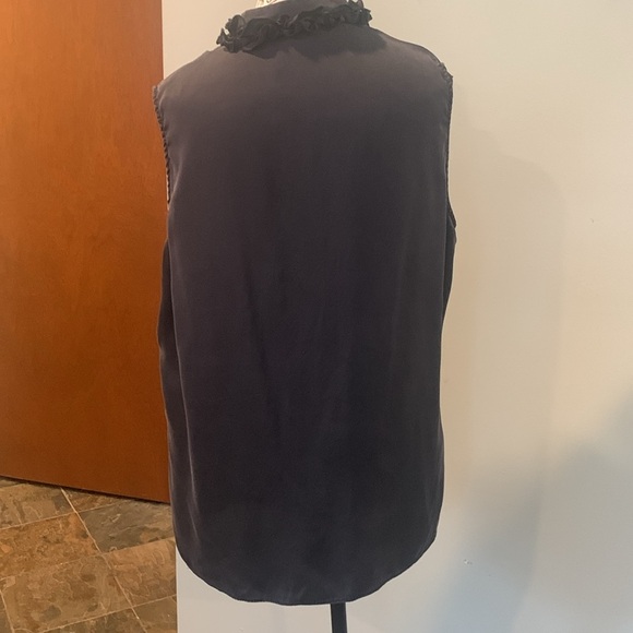 Tahari Black Sleeveless Silk Blouse Top Ruffle Neck Women’s Large - Picture 3 of 7